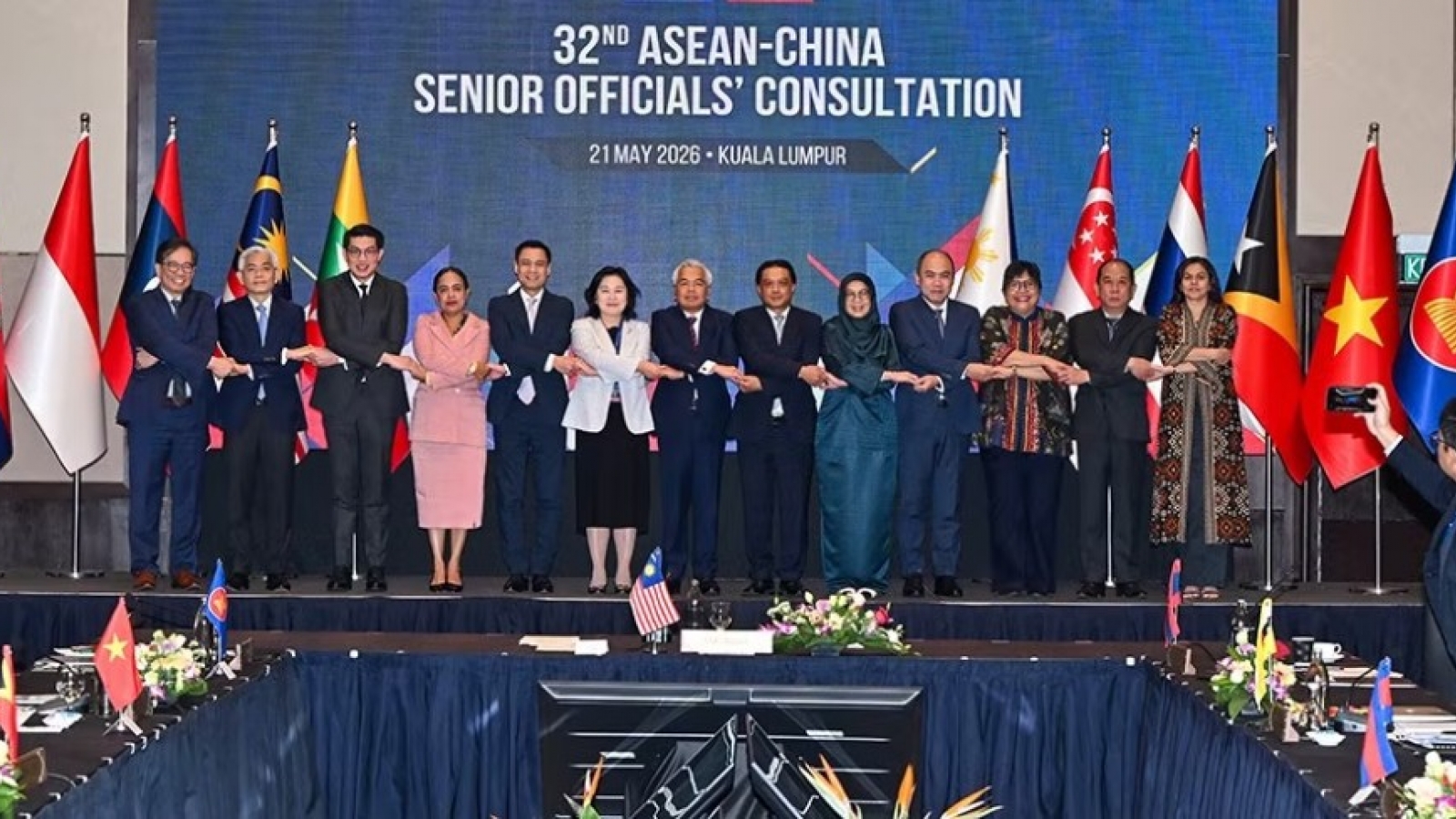 Vietnam underscores stronger ASEAN-China cooperation for regional peace and stability